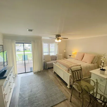 Sandpiper Cove Unit 8135 With Free Beach Service Pet Friendly
